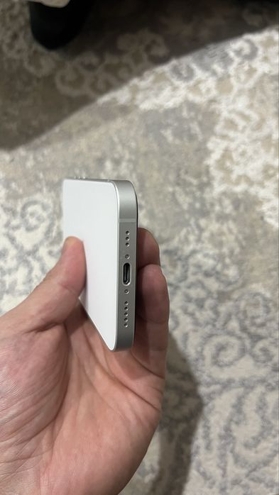 Айфон 16 е в идеальном состояние