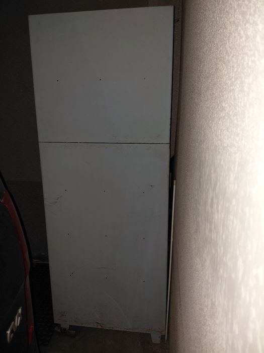 Продам железный шкаф