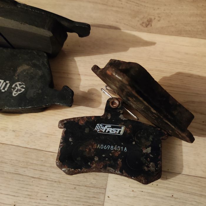 Продам тормозные колодки