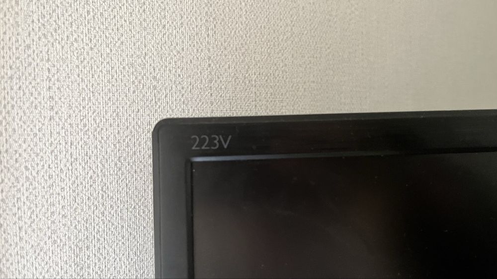 Монитор Philips v223