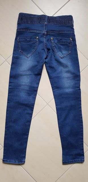 Детски дънки за момиче на 8-9 год.