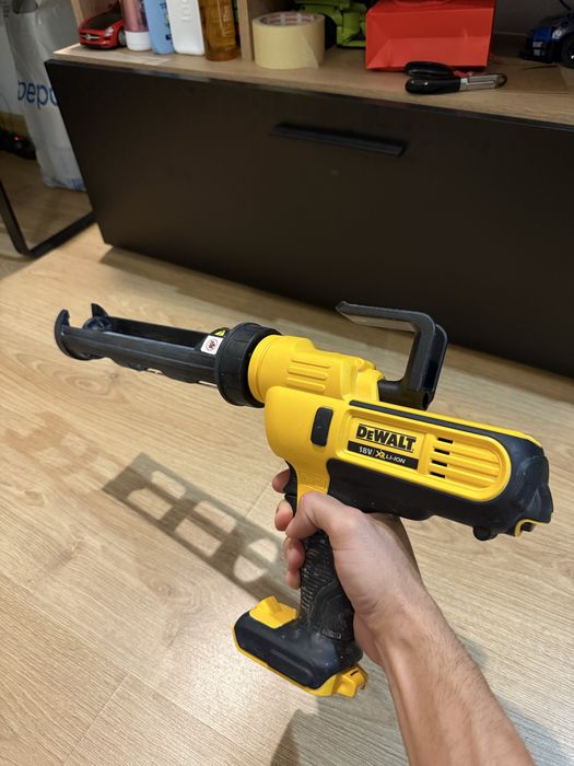 Pistol de Silicon Dewalt Dce560 18V