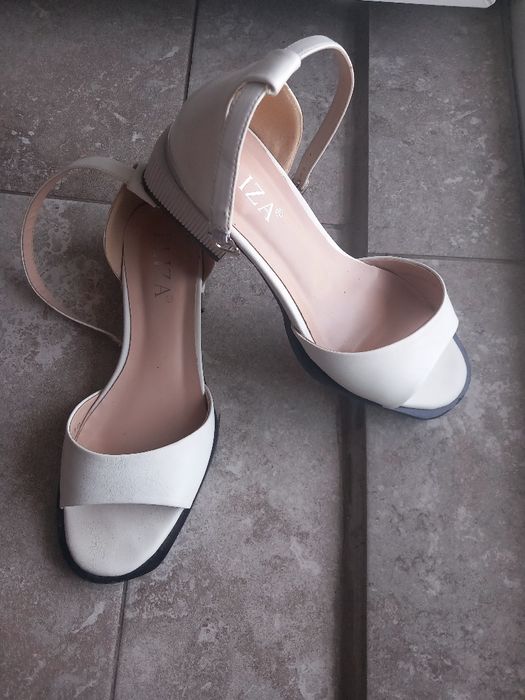 Бели сандали Елиза 39 номер