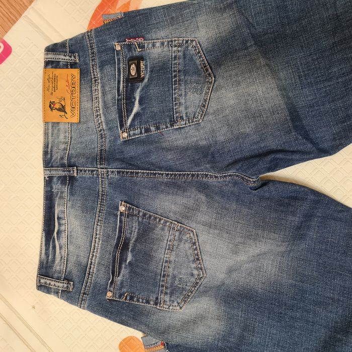 Продам новые джинсы