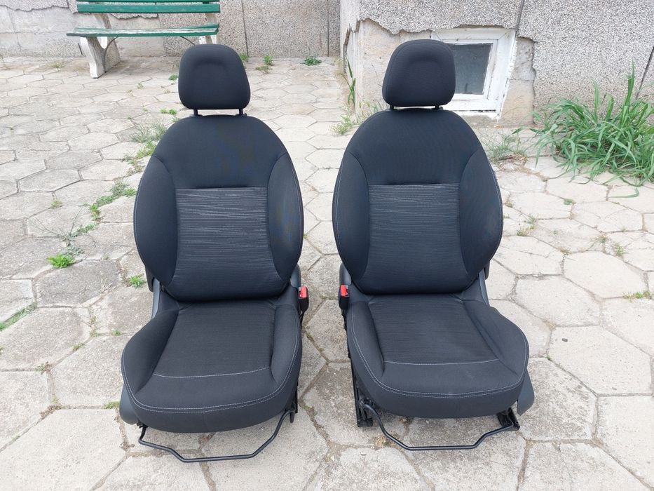 Седалки за Пежо 208
