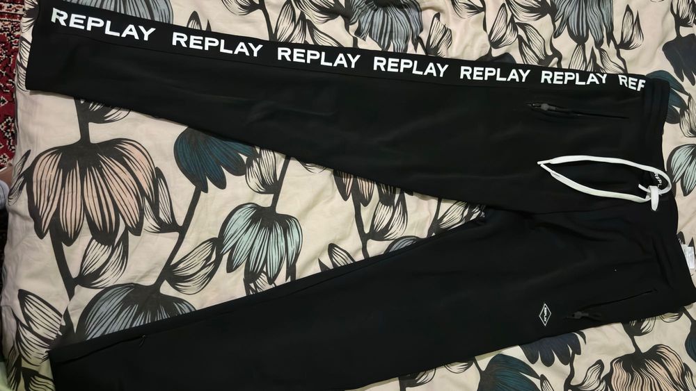 Pantaloni trening bărbați Replay