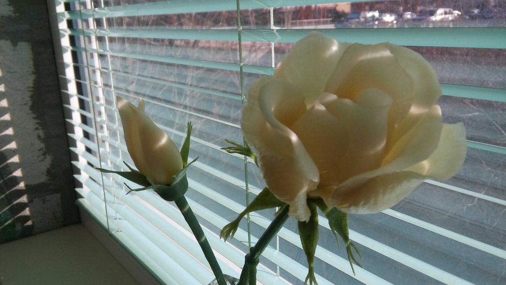 Изкуствена роза пластмасова винтидж