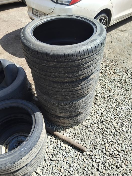 Продам два балона на BMV X6 два передних 275/40R20