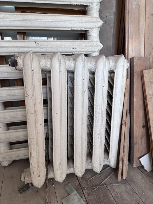 Продам батарею  1000 тенге