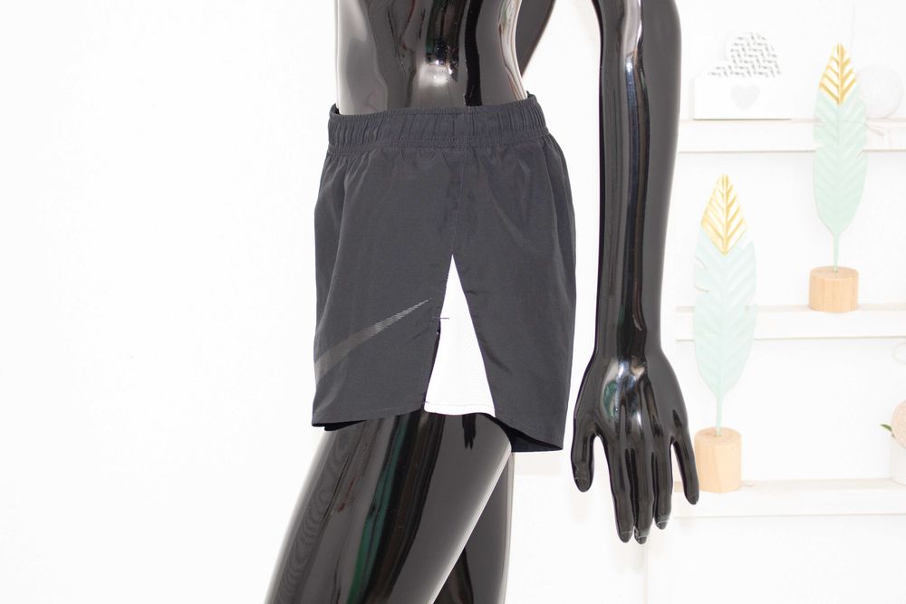 Nike оригинални дамски шорти черни с бандаж dri-fit S