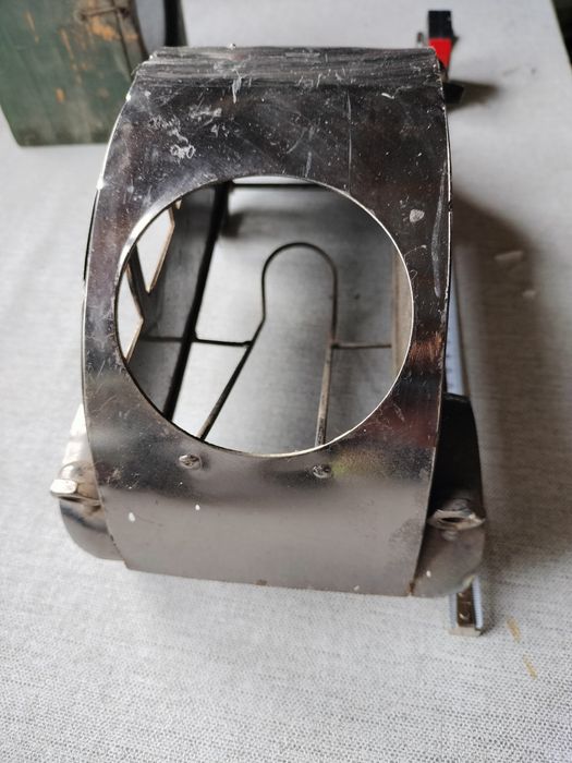 ^Suport metalic mașină Retro pentru sticla vin