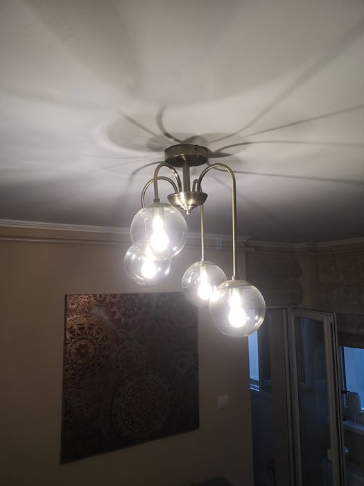 Lustra 4 becuri ca noua