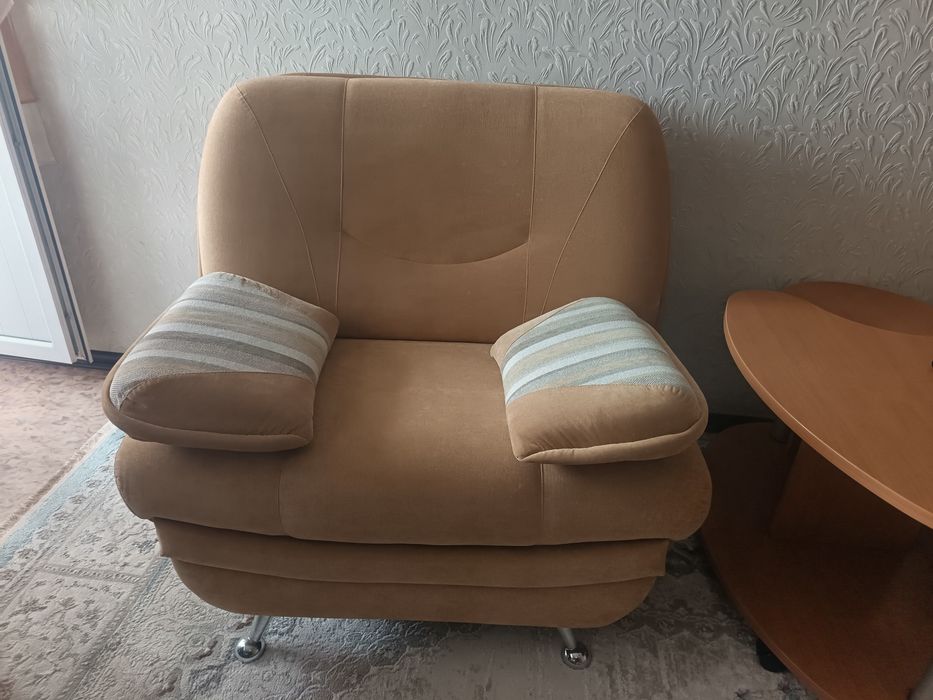 Мягкий уголок отличное состояние
