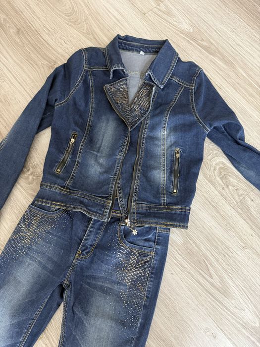 Джинсовый костюм на девочку 6-7лет (двойка)