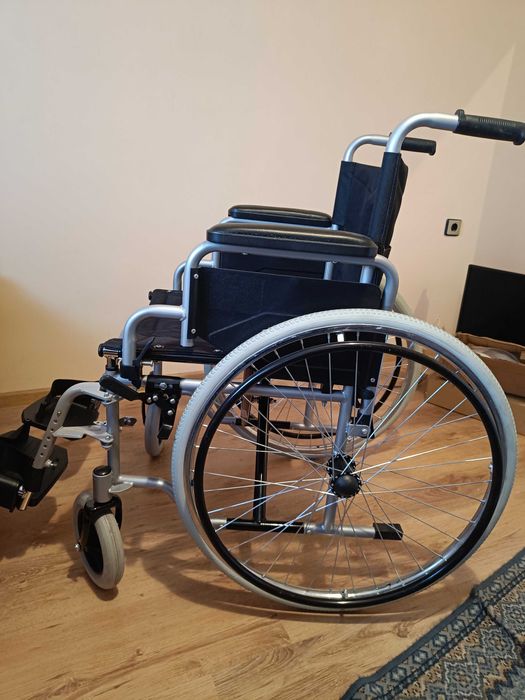 Неизползвана инвалидна количка