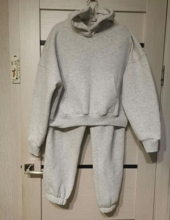 Продам спортивный костюм