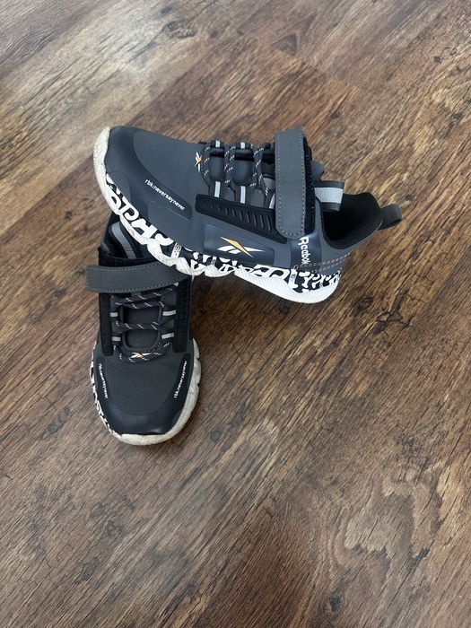 Детские кроссовки