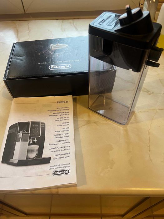 Espressor automat De’Longhi Dinamica – rulaj mic, stare foarte bună