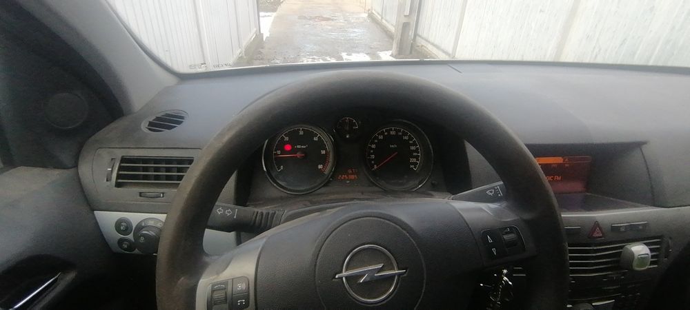 Vând Opel astra h 1 7 cdti