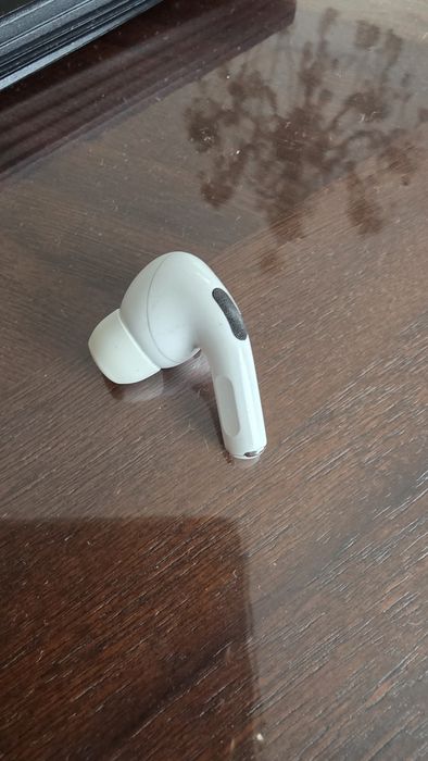 Airpods Pro (1 пок.) - левый наушник