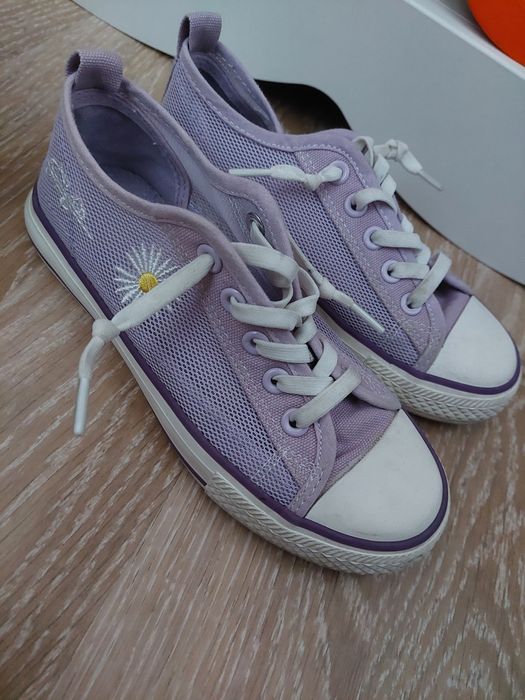 Детски лилави кецове