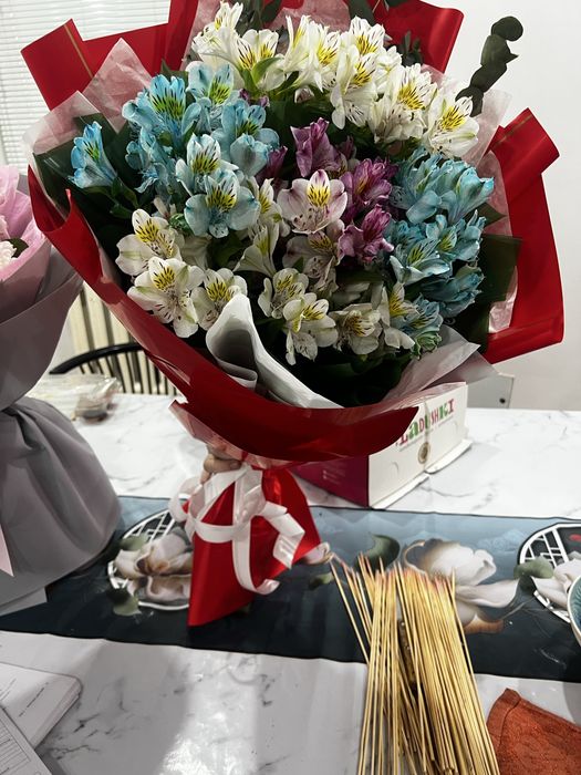 Цветы срочно продам