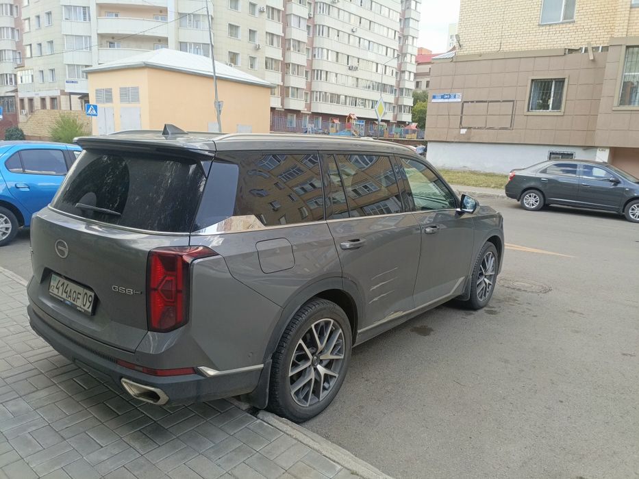 Продам машину GAC GS 8