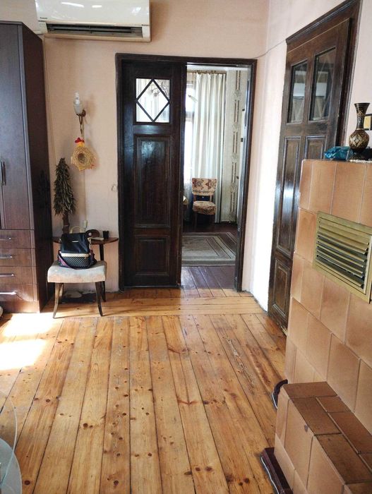 Тристаен с паркомясто в Центъра