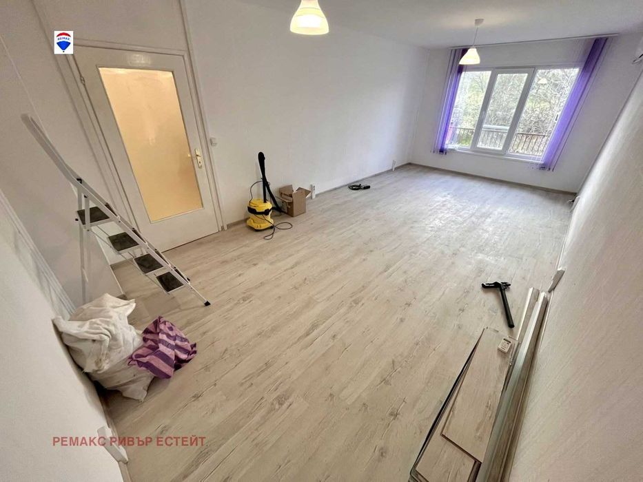 Продава се Тристаен апартамент в Русе, Родина 3 - 92 кв.м за 720 €/кв.м - Снимка #5