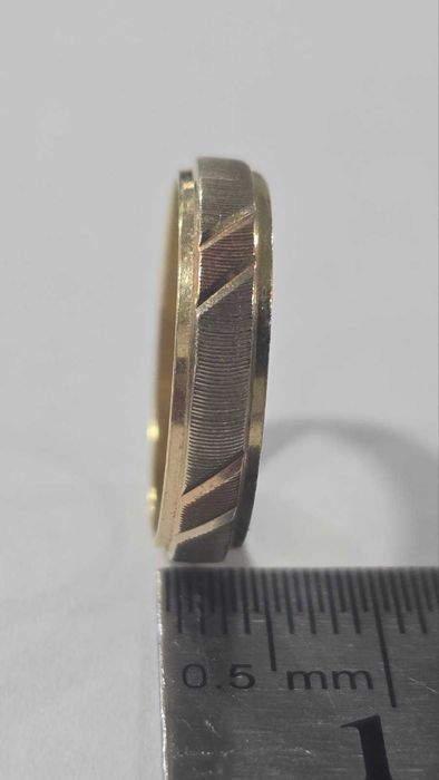 Златна халка  2,7гр. 18 карата