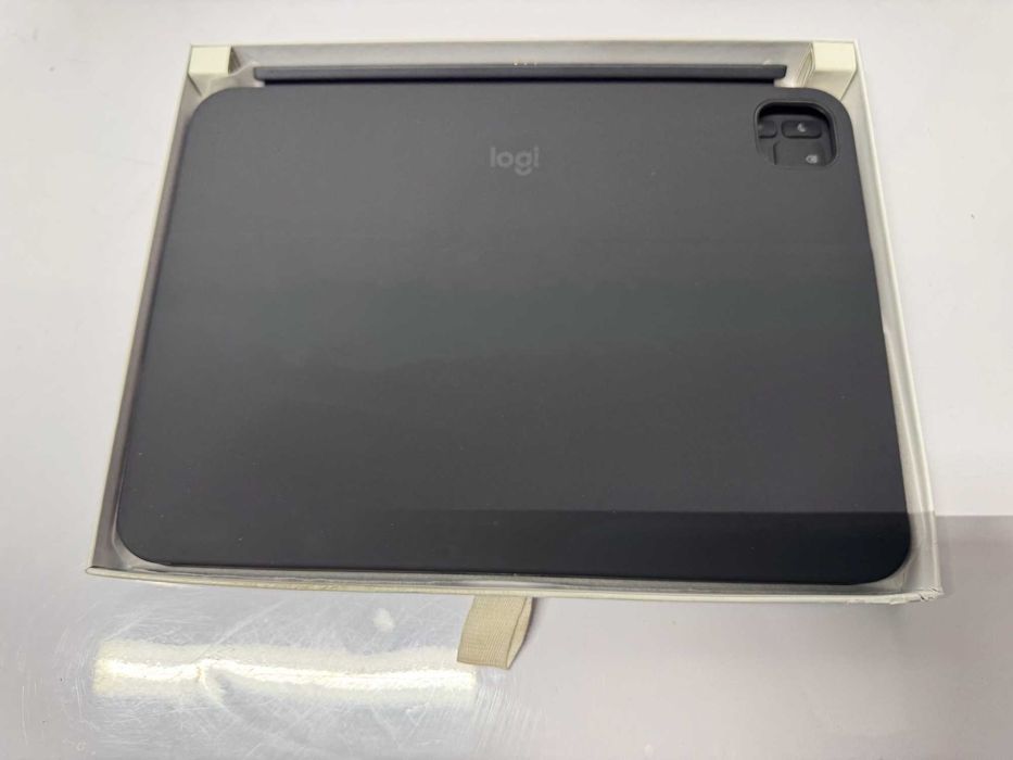 Клавиатура Logitech Combo Touch iPad Pro 11/ M4