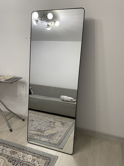 Продаётся зеркало в отличном состоянии