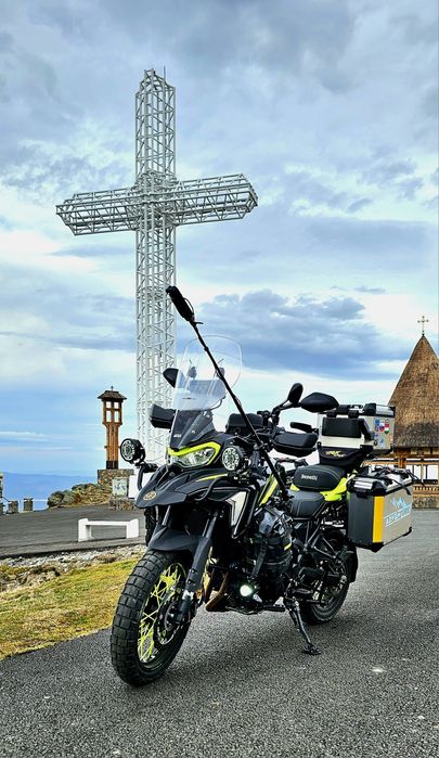 Vând Benelli TRK702X