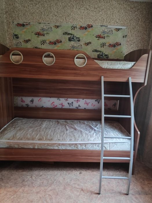 Двухъярусная кровать