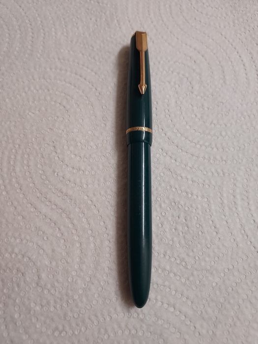 Stiloul Parker Slimfold penita aur 14k