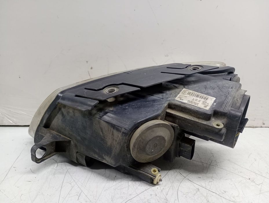 Far dreapta 3c0941006q Volkswagen Passat B6 (2005 - 2010) 2.0 tdi BMR