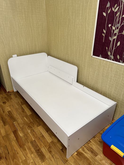 Детская кровать с матрацом