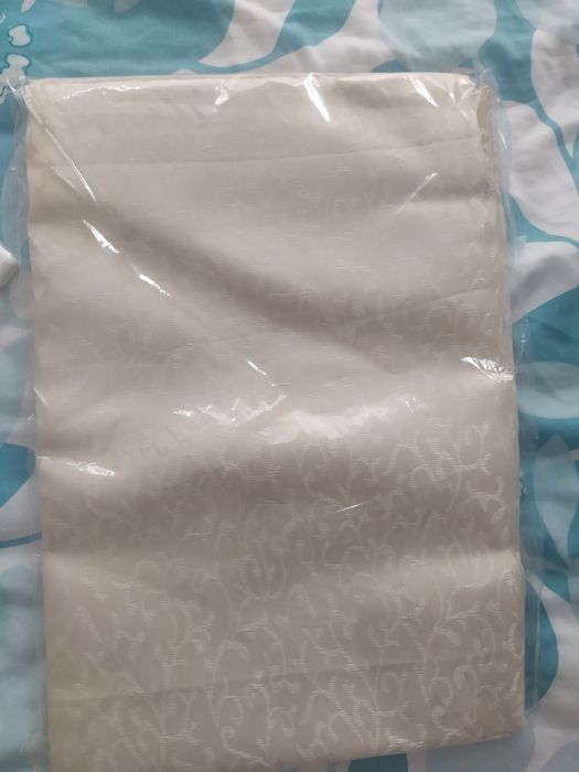 Покривка за маса - 1 бр, бяла