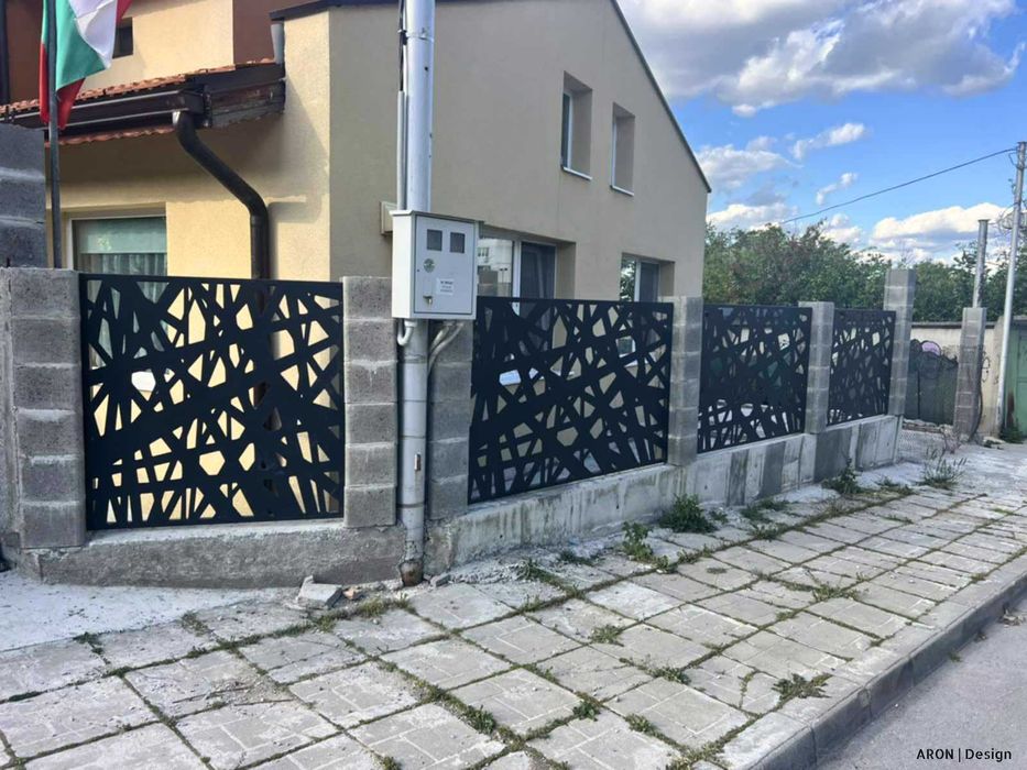 Оградни пана, врати, порти, парапети и пана за дома над 3700 модела