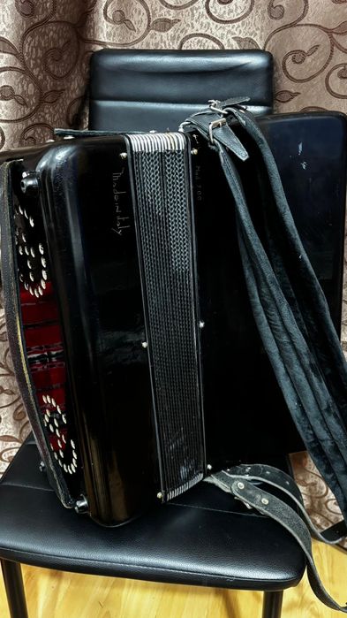 Acordeon italian Marinucci 80 basi  cu 4 registre