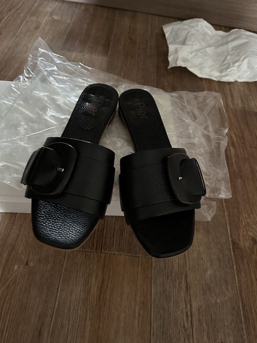 Новые кожаные шлепанцы 37 р