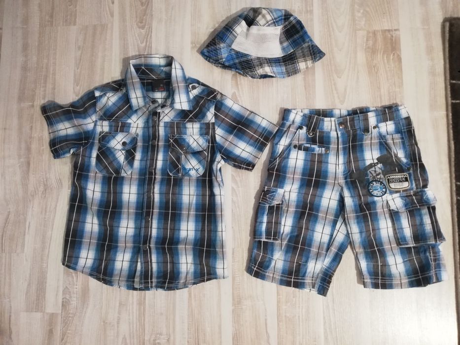 Camasa și pantaloni scurți