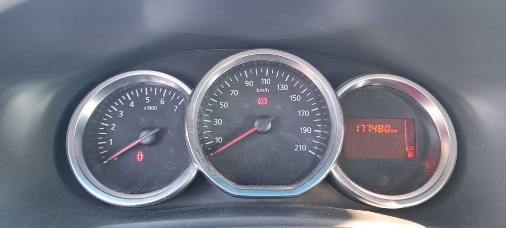 Inchiriez masina UBER/BOLT Logan 0.9 benzina cu GPL fabricatie 12/2019