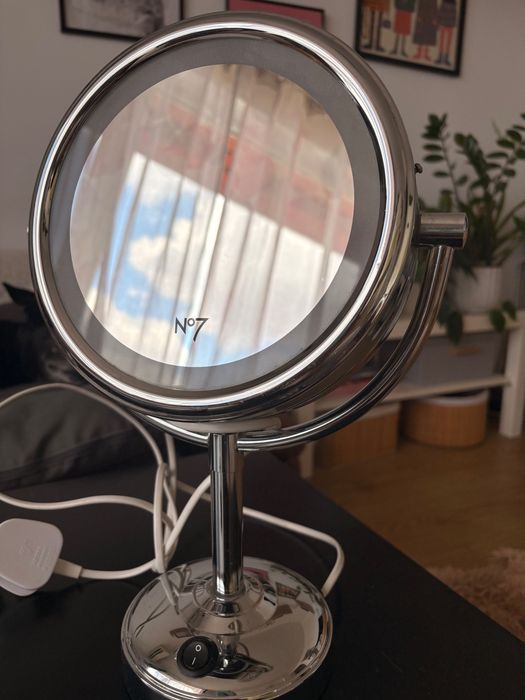 Огледало с LED светлина