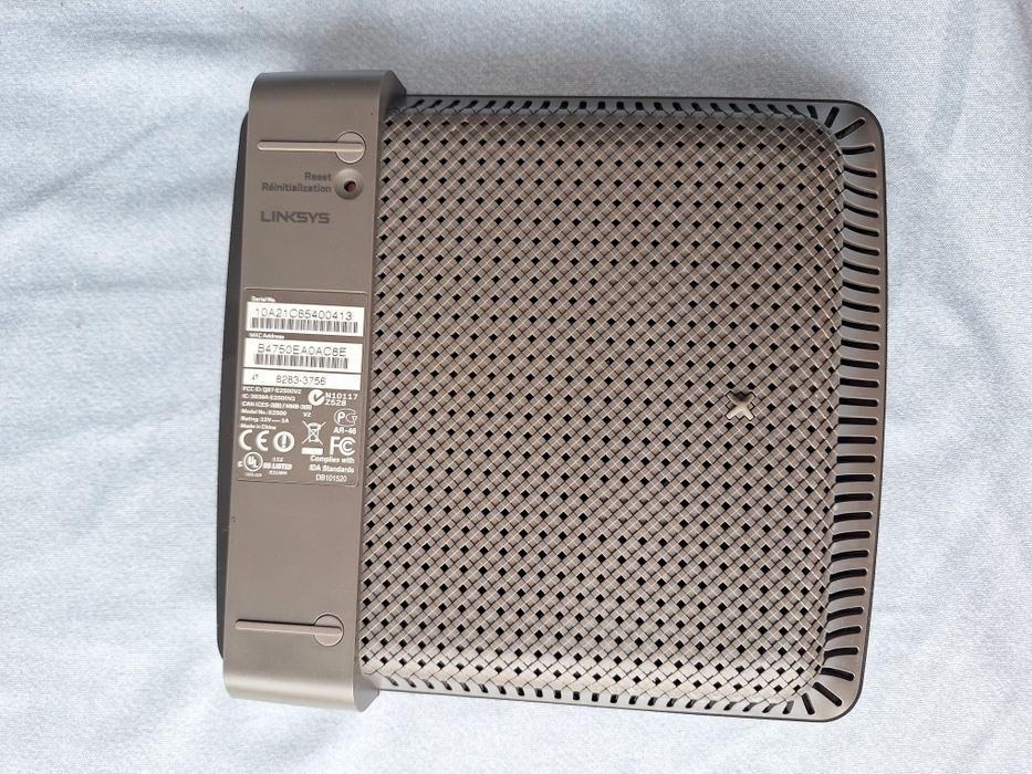 Router Wireless Linksys E2500, N 600 Mbps, Dual Band, 4 x 10/100 Mbps