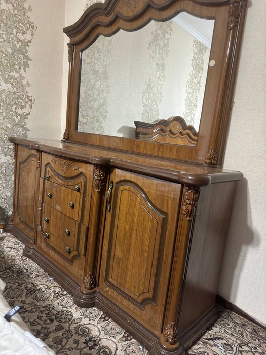 Продаётся трюмо в хорошем качестве.