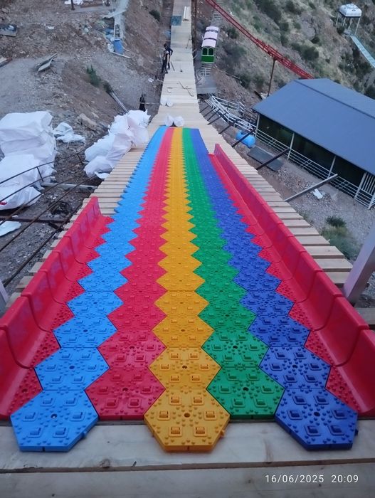 Тюбинг аттракцион. Atraksion sirpanchiq