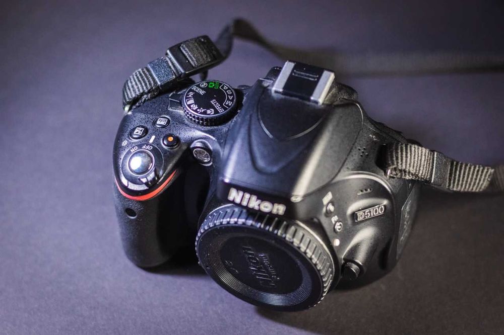 Nikon D5100+obiectiv 18-55mm VR+obiectiv18-140mm VR+accesorii complete
