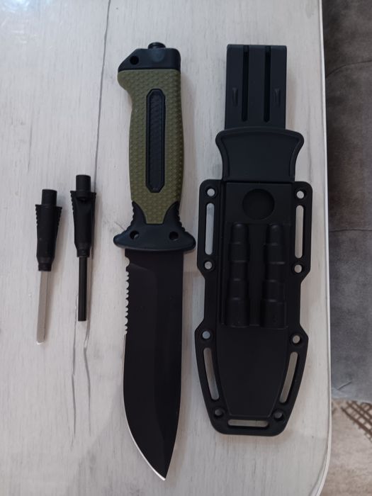 Нож чисто нов за лов риболов къмпинг