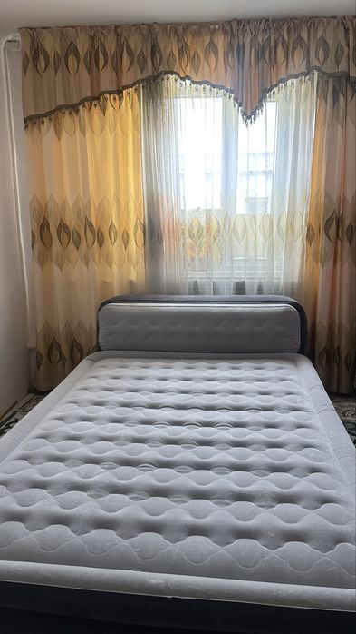 Кровать Intexc встроенным насосом.